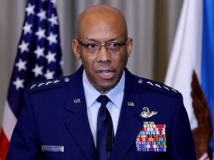 رئيس الأركان الأميركي يرفض قتل آلاف المدنيين برفح ويقترح عمليات محددة