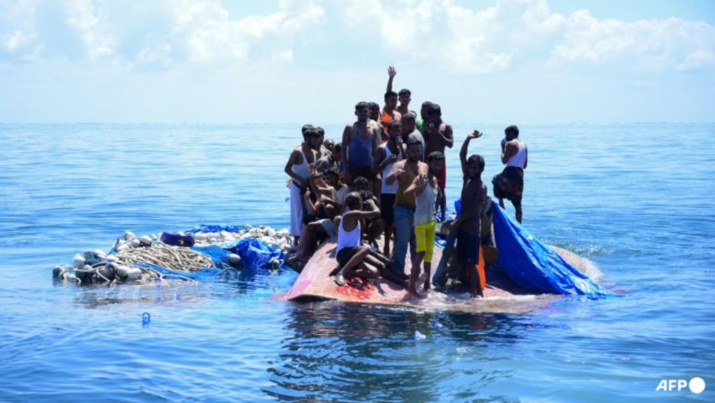 تم نقل الروهينجا الذين تم إنقاذهم قبالة إندونيسيا إلى مكان آخر بعد غضب محلي