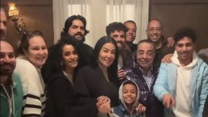 مسلسل 100 راجل الحلقة 5.. حرق ميكروباص سمية الخشاب وسرقة محمود عبد المغنى