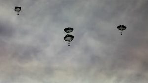 ألمانيا والولايات المتحدة والأردن تسقط مساعدات جوية إلى غزة