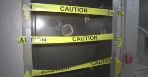 المصعد المفقود يرسل جدة نيوجيرسي إلى أسفل العمود بينما تنظر الحفيدة المرعبة