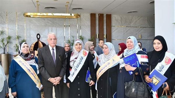 محافظ جنوب سيناء يشهد حفل تكريم الأمهات المثاليات ووالدات الشهداء