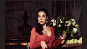 فستان جريء.. جورجينا تخطف الأنظار بصورها| شاهد