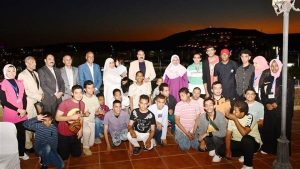 في أجواء روحانية.. محافظ أسوان يشارك بحفل إفطار جماعي لذوي الهمم