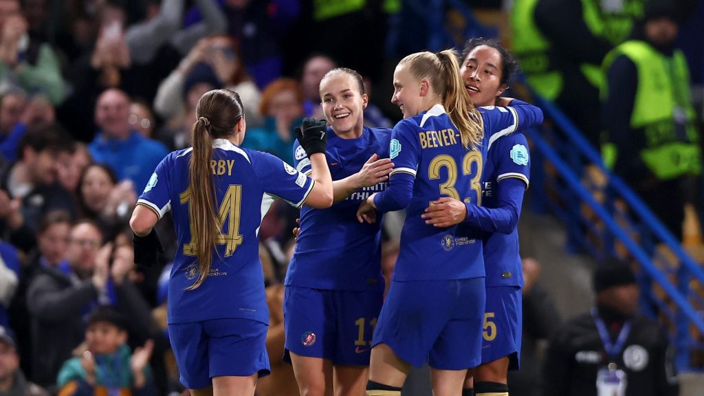تشيلسي 1-1 أياكس: بطل دوري أبطال أوروبا يتأهل إلى نصف نهائي دوري أبطال أوروبا للسيدات بعد تعادل الإياب