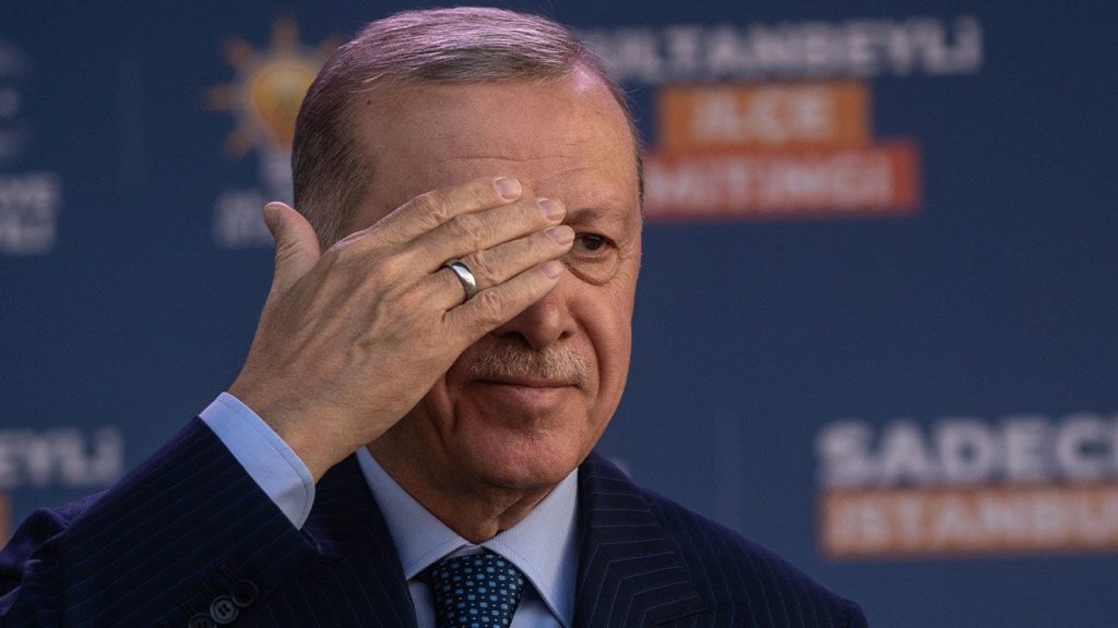 يعاني أردوغان في تركيا من انتكاسة بعد أن حققت المعارضة مكاسب هائلة في المناطق الحضرية