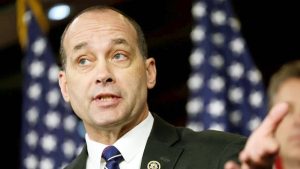 يخطط الجمهوريون الغاضبون للإطاحة بزعيم الحزب الجمهوري اليميني المتشدد في مجلس النواب في الخلاف التمهيدي في فرجينيا