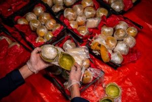 ضبط مليون حبة كبتاجون مخبأة داخل شحنة شمام بميناء ضباء