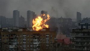 القوات الروسية تشن غارات جوية على كييف