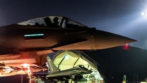 القوات الأمريكية تعترض 6 مسيرات حوثية في البحر الأحمر