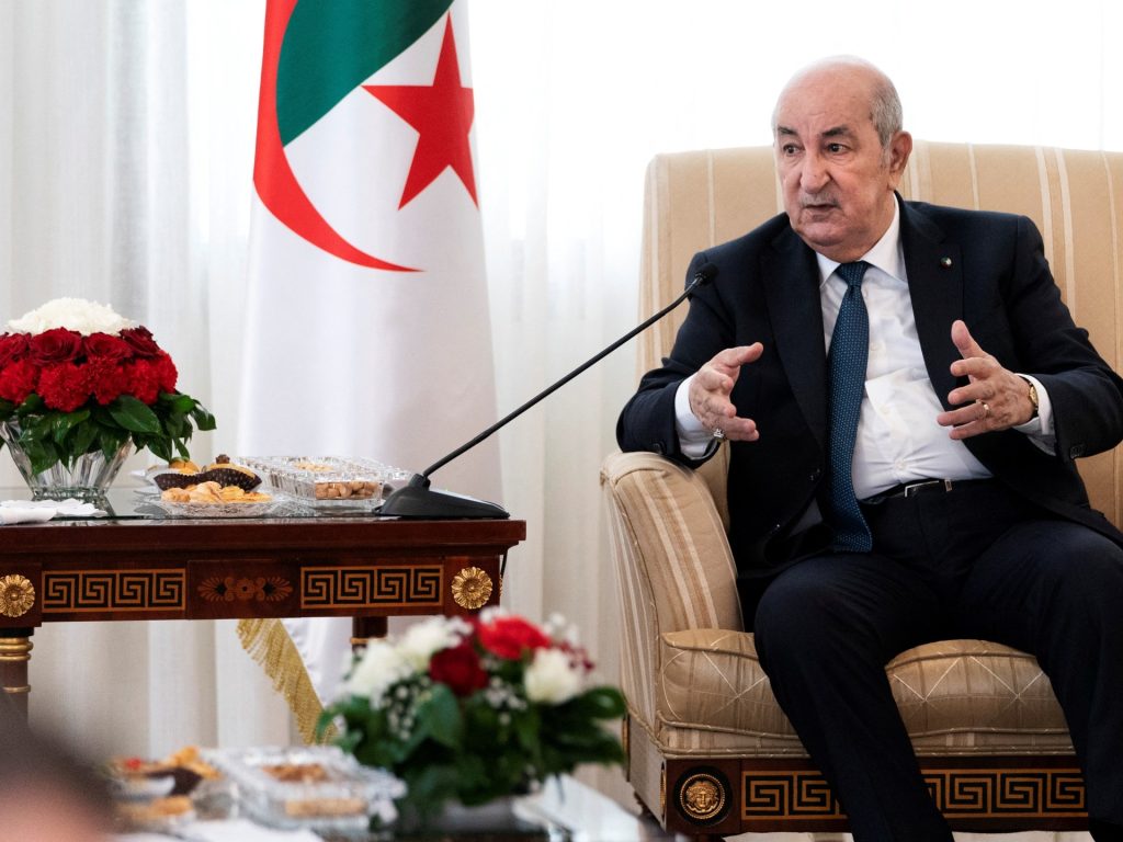 تبون يبرر قرار تقديم انتخابات الرئاسة ويؤجل الحديث عن ولاية ثانية