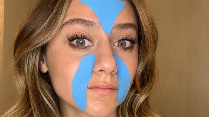 تسجيل الوجه للتجاعيد؟ كيف يقوم أحد المشاهير بتخفيف خطوط العبوس