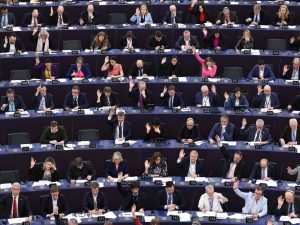 البرلمان الأوروبي يدين بشدة تعطيل إسرائيل وصول المساعدات الإنسانية لغزة