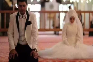 هل يجوز للعروس جمع المغرب مع العشاء للحفاظ على مكياج العُرس!! الشهراني يجيب