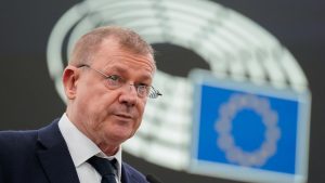 يتزايد تمرد المفوض بينما تسعى “فون دير لاين” إلى تعيين مثير للجدل