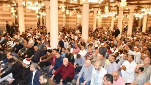 آخر جمعة من رمضان.. الشيخ أحمد عصام فرحات: أداء حق الله في المال يهدئ نفس الحاقد ويسكن جوف الفقير وينشر السلام في الأرض