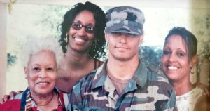 يزعم ضابط نيوجيرسي السابق أن الإدارة لديها حصة التذاكر، ويقول إنه واجه الانتقام والتمييز من رئيس الشرطة