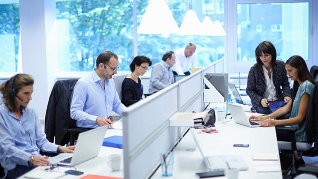 عطلة العيد في الإمارات: هل ستتوقف جميع الشركات عن العمل بشكل كامل لمدة 9 أيام؟ – أخبار