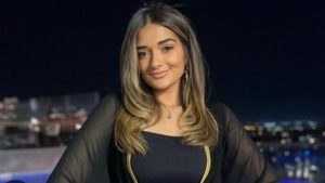 ملابس لافتة.. ملك أحمد زاهر تثير الجدل بظهورها | شاهد