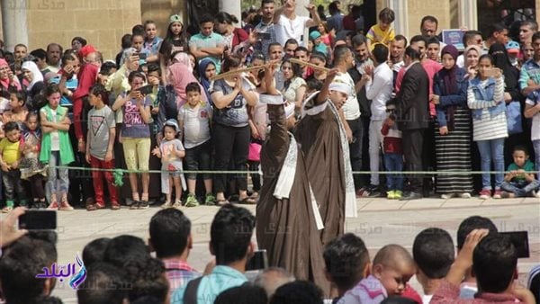 شاهد احتفالات المصريين بعيد الفطر المبارك في حديقة الأزهر