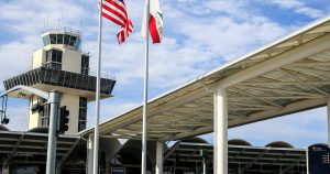 مسؤولو أوكلاند يصوتون على إدراج “سان فرانسيسكو” في اسم المطار، رغم المعارضة