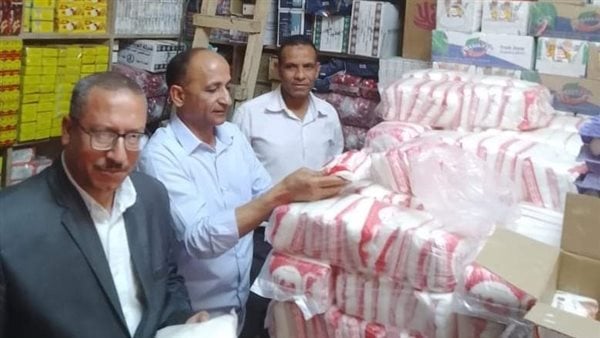 محافظ المنيا: طرح مواد غذائية مدعمة واستمرار الحملات الرقابية على الأسواق
