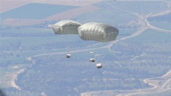 عبر الإسقاط الجوي.. الجيش الأمريكي يقدم 25300 وجبة طعام لشمال غزة