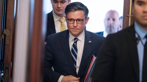 ويواجه جونسون أكبر تهديد لرئاسته حتى الآن مع اقتراب اتخاذ قرارات رئيسية بشأن المساعدات لأوكرانيا