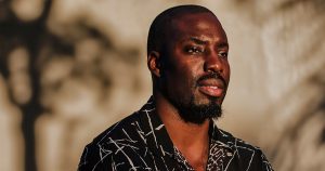 تقول الشرطة إن فونتاي ديفيس، لاعب كرة القدم الأميركي السابق، البالغ من العمر 35 عاماً، عُثر عليه ميتاً في قصر بفلوريدا