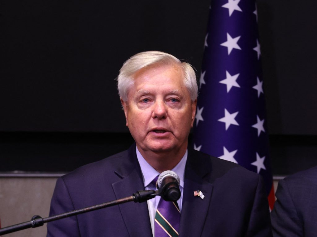 ليندسي غراهام يدعو الكونغرس لمساعدة إسرائيل دون شروط