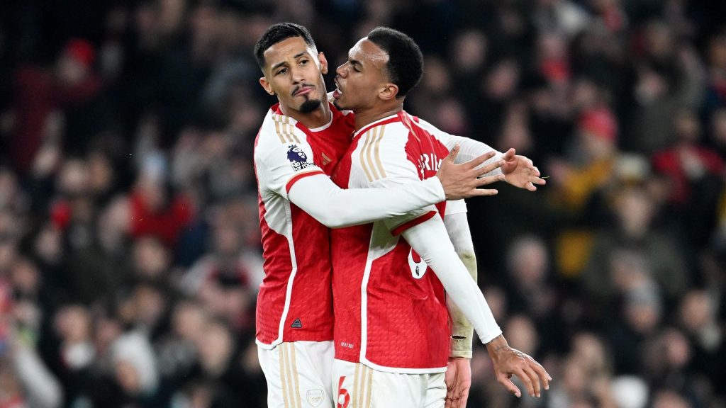 “أفضل شراكة في أوروبا” – كيون يشيد بالثنائي الدفاعي غابرييل وصليبا