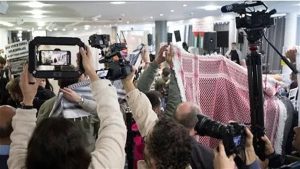 المئات يحتجون ضد إلغاء المؤتمر الفلسطيني في برلين|شاهد