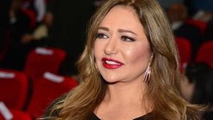 فستان لافت.. ليلى علوي تصدم متابعيها برشاقتها| شاهد