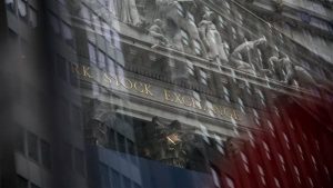 التوترات الجيوسياسية ترخي بظلالها على سوق الأسهم الأميركية