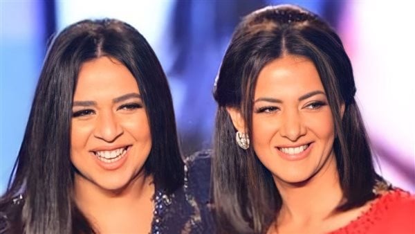 تيشرتات بصور والدهما.. إيمي ودنيا سمير غانم تخطفان الأنظار