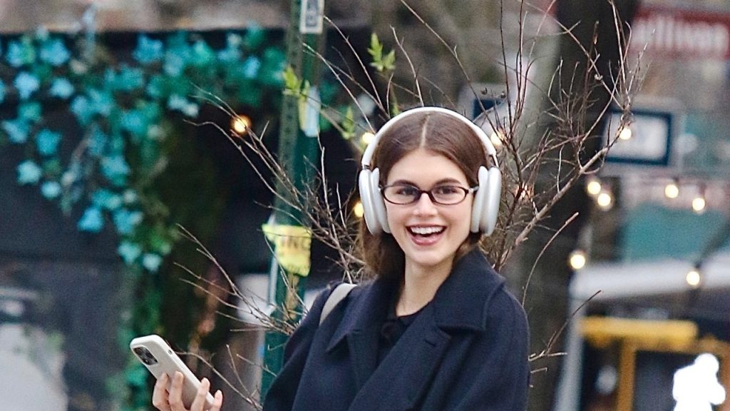 لا بد أن تكون أحذية Kaia Gerber التي لم يتم إصدارها هي الأحذية الرياضية التالية