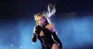 يشعر معجبو بيونسيه بخيبة أمل بسبب الأغاني المفقودة على إصدارات الأقراص المضغوطة والفينيل لـ “Cowboy Carter”