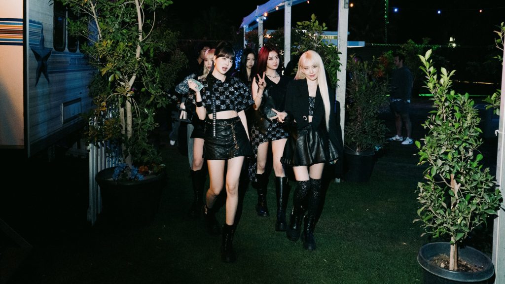 LE SSERAFIM أتقنت أسلوب فرقة الفتيات في كوتشيلا