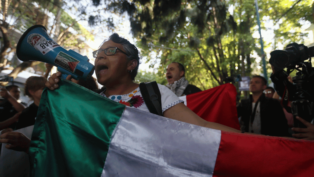 وتريد المكسيك من الأمم المتحدة أن تعلق عضوية الإكوادور بسبب مداهمة الشرطة للسفارة المكسيكية في كيتو