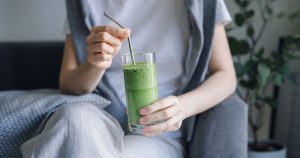 مجموعة من المساحيق الخضراء معروضة للبيع الآن – في الوقت المناسب تمامًا لفصل الصيف