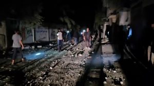 الاحتلال يكثف قصفه وسط غزة والمقاومة تستهدف الغلاف وتوقع رتلا بكمين