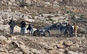 4 جرحى في هجوم للمستوطنين وسط الضفة