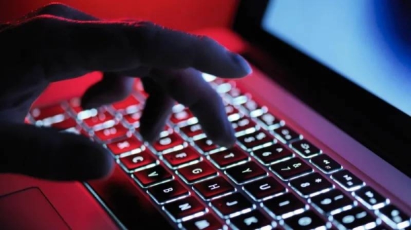 السيارات الرياضية والملايين التي تم ضبطها في تماثيل الجرائم الإلكترونية