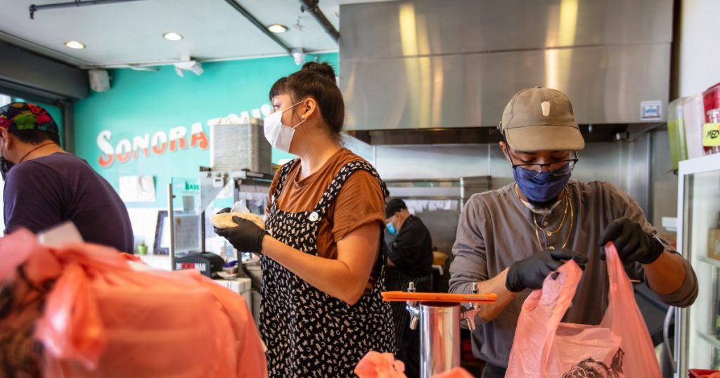 يتجمع Taquerías للمساعدة في إنقاذ موقع الطعام في لوس أنجلوس LA Taco الذي وضع طعام الشارع على الخريطة