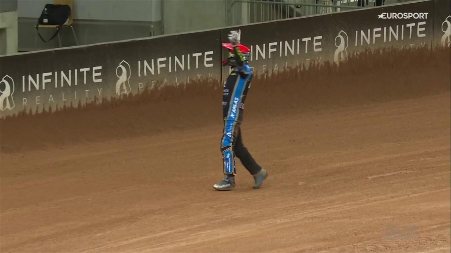 سباق الدراجات النارية في بولندا: فاز جيسون دويل على بارتوش زمارزليك بعد أداء نهائي مذهل، وروبرت لامبرت في المركز الثالث