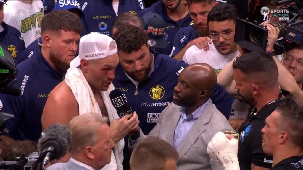 “لقد بدأت التحضير لك في عام 2008” – يتشارك Usyk و Fury الحب بعد القتال