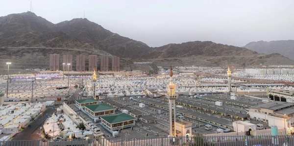 يبدأ الحجاج الانطلاق إلى منى مع بدء الحج يوم الجمعة
