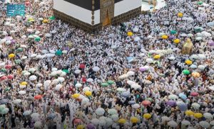 يبدأ الحجاج بالخروج من منى بعد أداء مناسك الحج