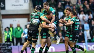 نورثهامبتون ساينتس 22-20 ساراسينز – تم إقصاء حامل اللقب في كتاب القديسين في النهائي بفوز ضئيل