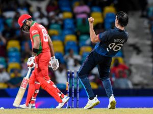 يحمل فيزه أعصابه عندما فازت ناميبيا على عمان السوبر في كأس العالم T20